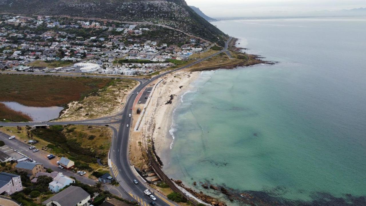 Whale Bay Villa Fish Hoek Exterior photo